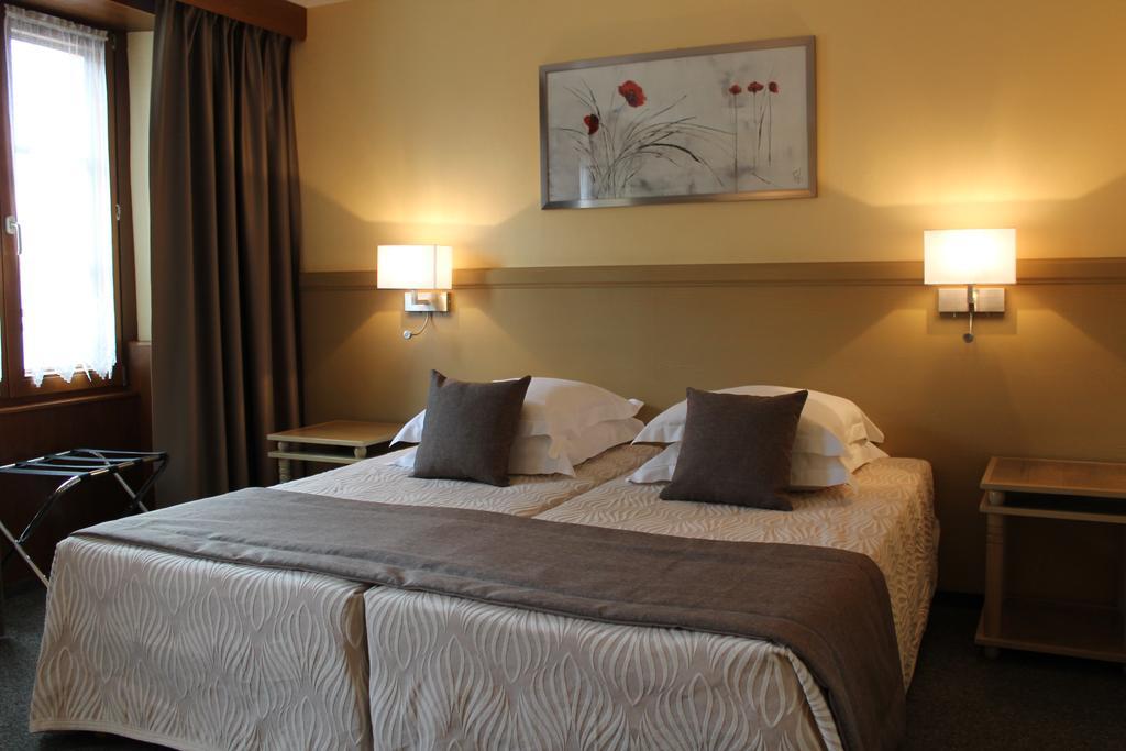 אגויסהיים Auberge Des Trois Chateaux מראה חיצוני תמונה