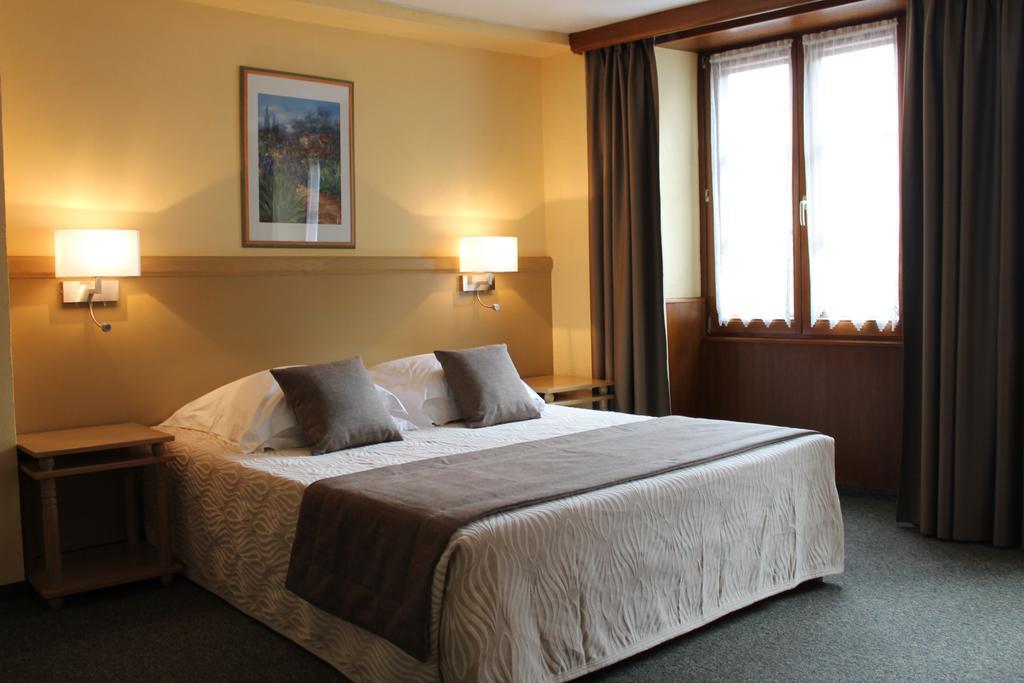אגויסהיים Auberge Des Trois Chateaux מראה חיצוני תמונה
