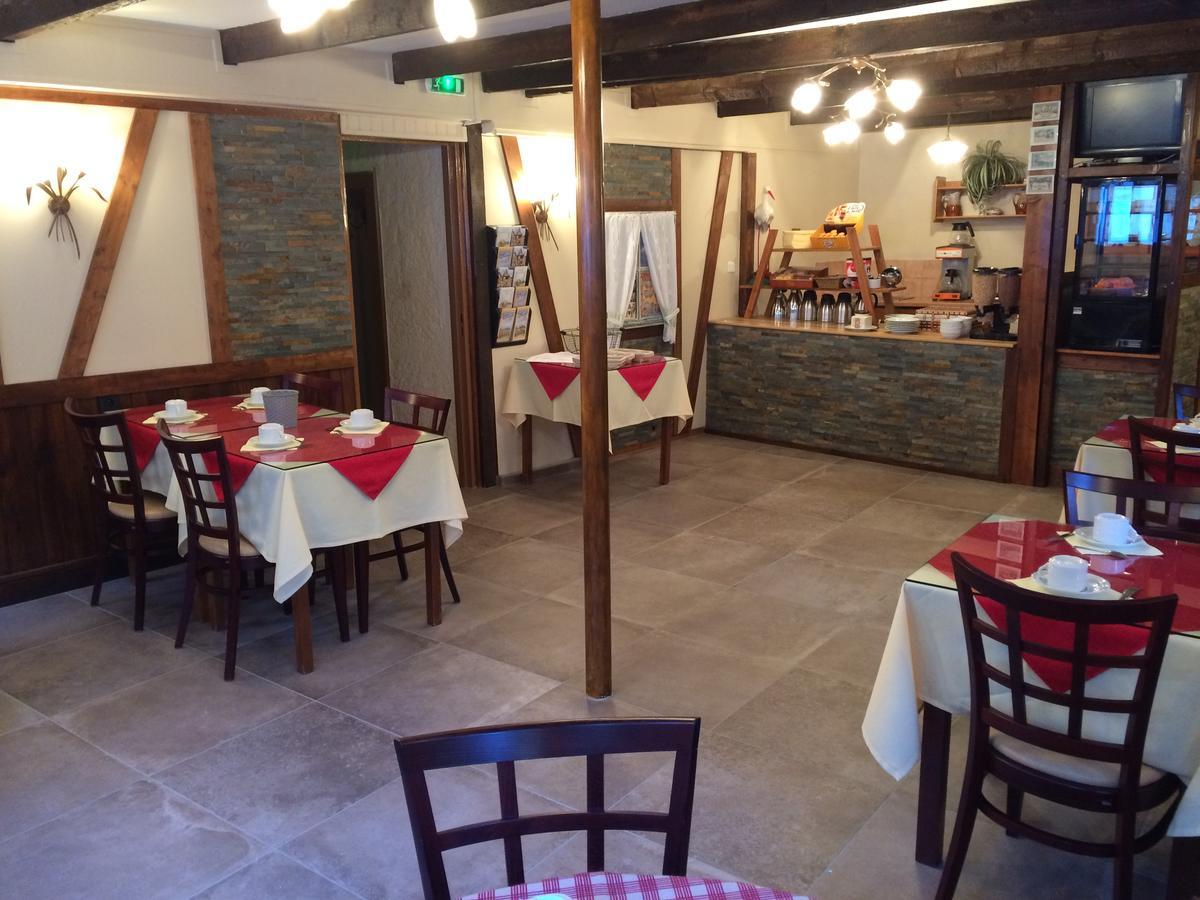 אגויסהיים Auberge Des Trois Chateaux מראה חיצוני תמונה