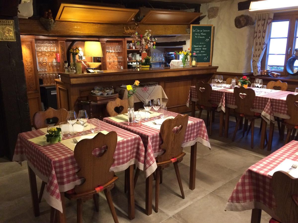 אגויסהיים Auberge Des Trois Chateaux מראה חיצוני תמונה