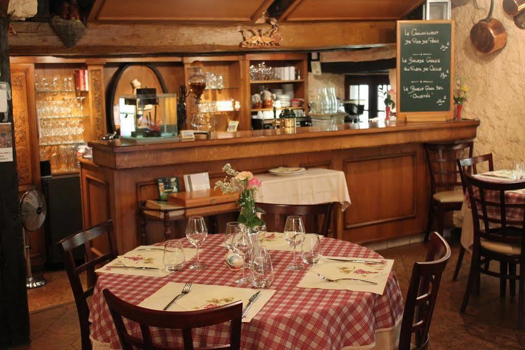 אגויסהיים Auberge Des Trois Chateaux מראה חיצוני תמונה