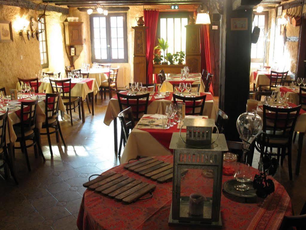 אגויסהיים Auberge Des Trois Chateaux מראה חיצוני תמונה