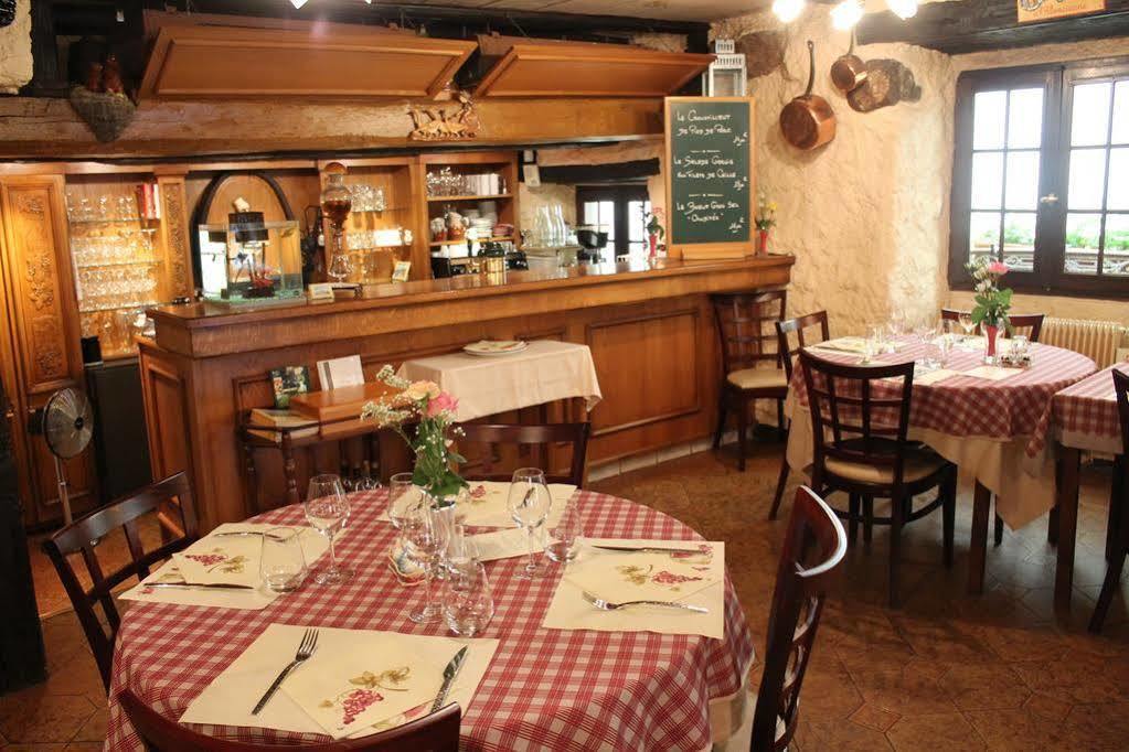 אגויסהיים Auberge Des Trois Chateaux מראה חיצוני תמונה